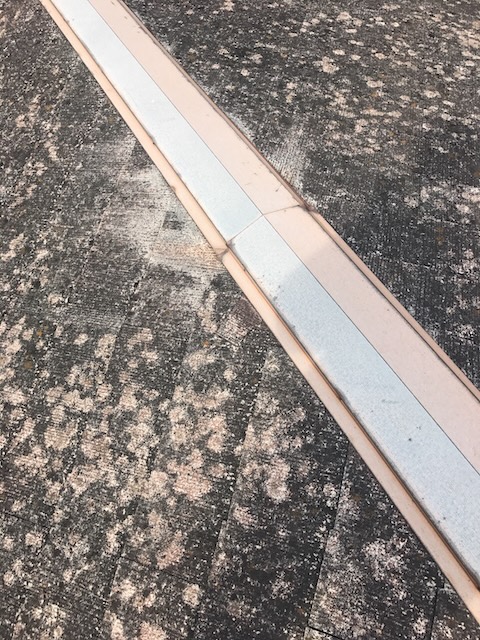 板金継ぎ目の近接状況