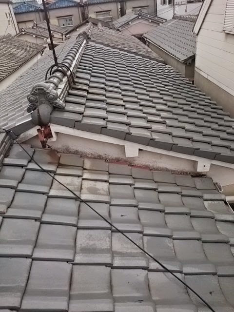 京都市山科区の屋根調査 棟瓦の銅線切れと漆喰の剥がれ