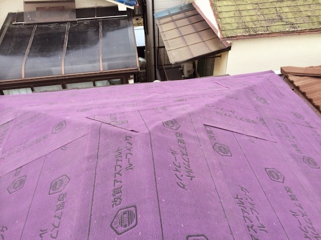 二次防水・改質アスファルトルーフィング（防水シート）の施工